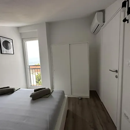 アパート Andric ツリクヴェニツァ